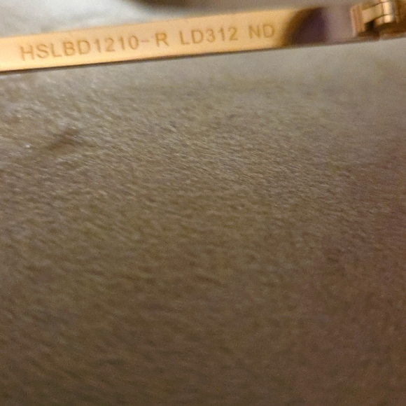 Laundry By Design Stylish Gold Oversized Sunglasses - Picture 3 of 7